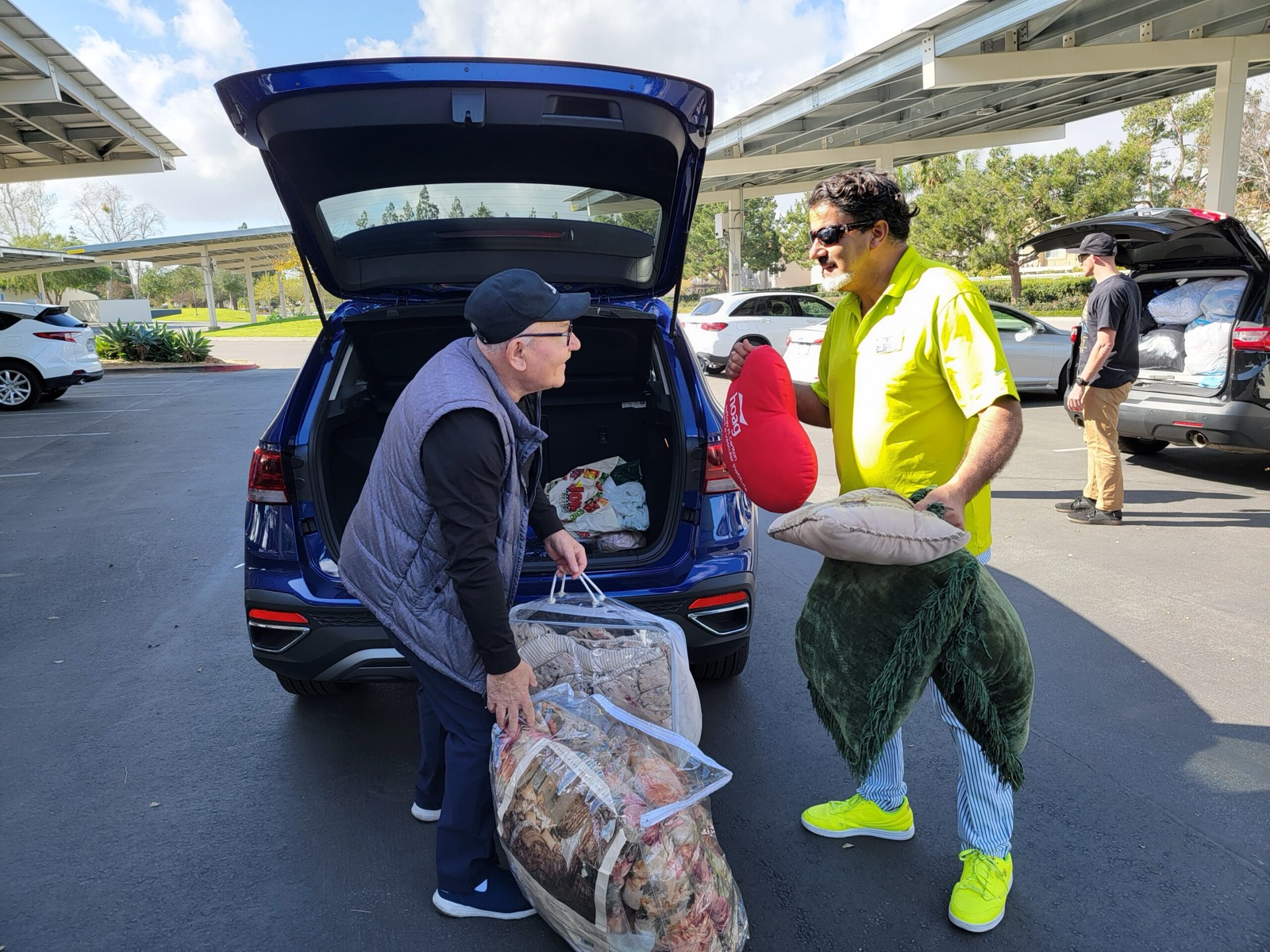 Blanket delivery for earthquake victims in Turkey