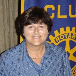 Gillian Bradshaw of the Rotary Club of Irvine